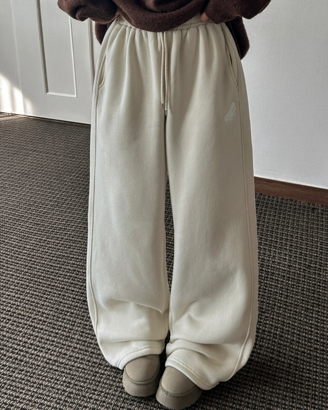 [LOOXP MADE] Sheepskin Short & Long Angel Embroidery Cut-Line Banding Wide Training Long Pants