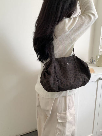 (BF NEW IN) Cozy Leopard Print Shoulder Bag