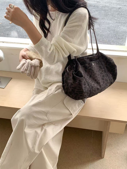 (BF NEW IN) Cozy Leopard Print Shoulder Bag