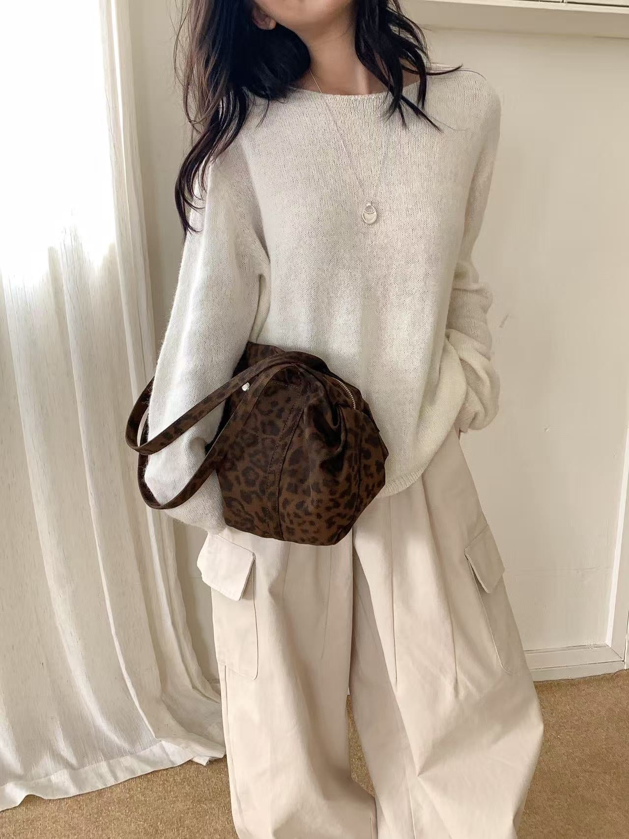 (BF NEW IN) Cozy Leopard Print Shoulder Bag