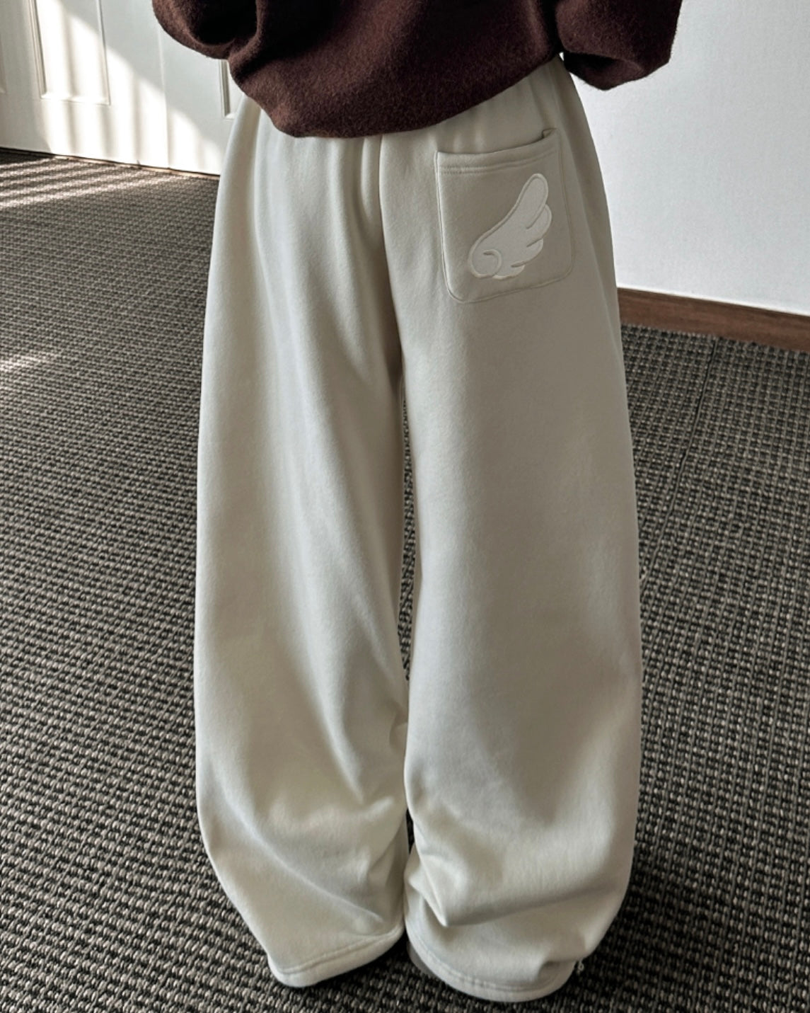 [LOOXP MADE] Sheepskin Short & Long Angel Embroidery Cut-Line Banding Wide Training Long Pants