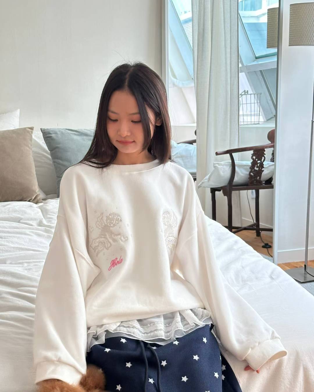 (DEC NEW) Cupid embroidered fleece-lined winter sweatshirt