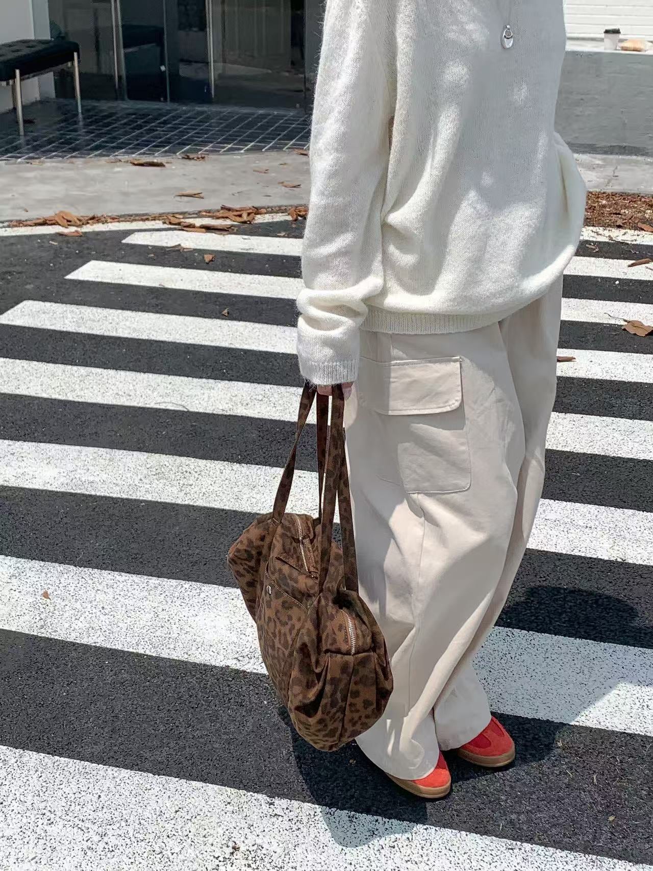 (BF NEW IN) Cozy Leopard Print Shoulder Bag