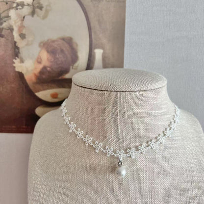Lace Pearl Choker with Pearl