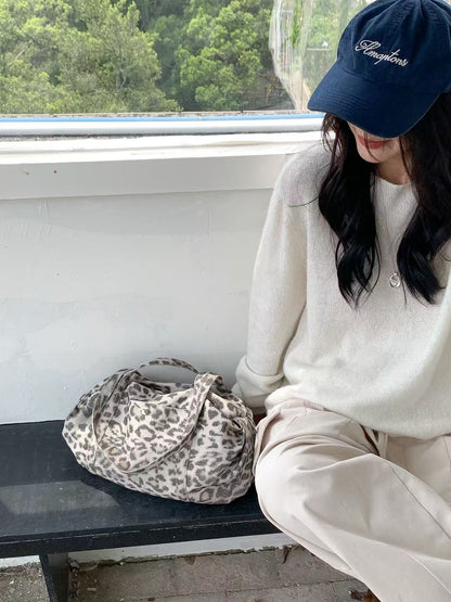 (BF NEW IN) Cozy Leopard Print Shoulder Bag