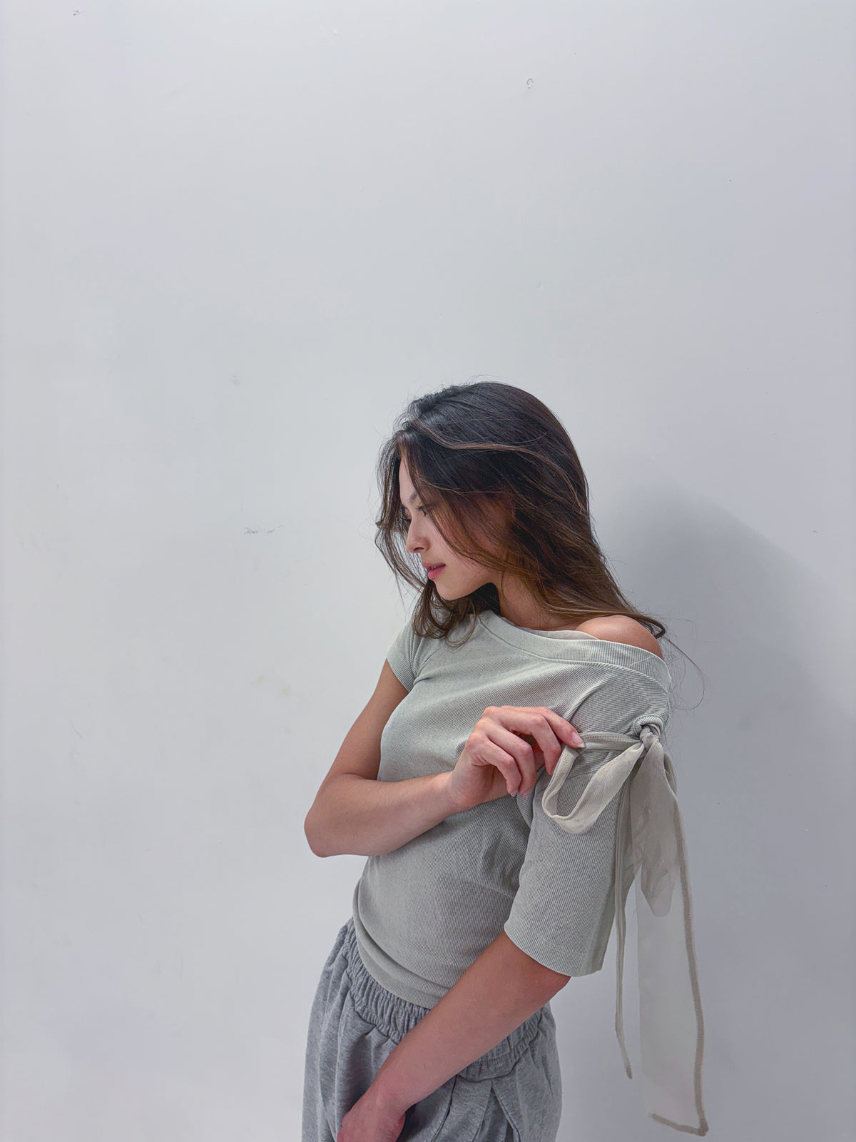 High End Mesh Asymmetrical Bow Off Shoulder Top(2Colours)