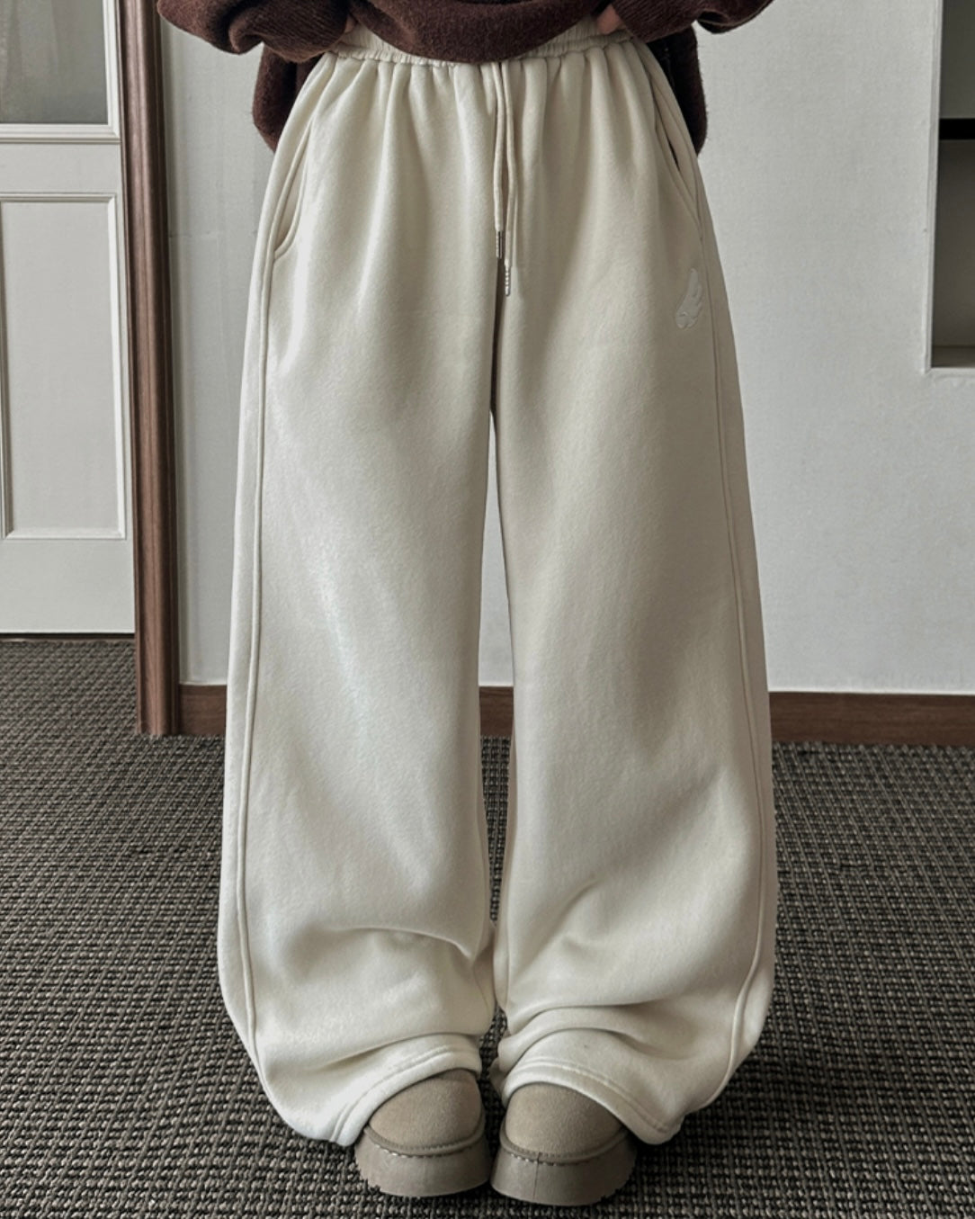 [LOOXP MADE] Sheepskin Short & Long Angel Embroidery Cut-Line Banding Wide Training Long Pants