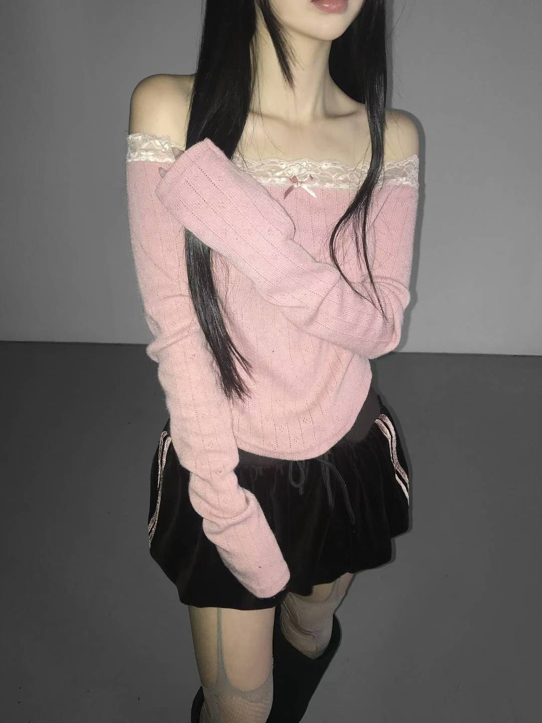 (BF NEW IN) Knit Punching Lace Tee