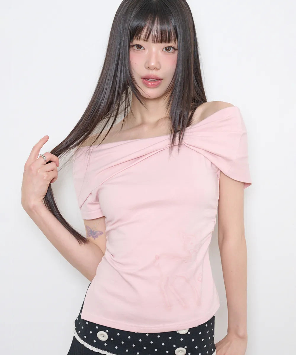 Musinsa Sale till 23/6!  [ILLIGO] Seoljin's Pick Saeso Dear Bow Off-shoulder Tee (3 Colours)