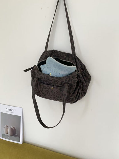 (BF NEW IN) Cozy Leopard Print Shoulder Bag