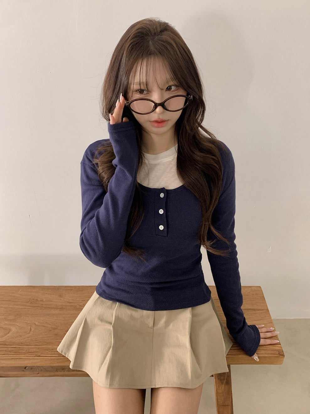 Spring Eyelet Punching Basic henley neck T-shirt