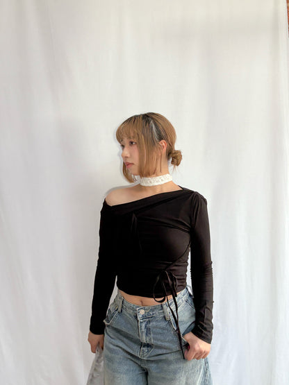 Off-shoulder Strap Ribbon Shirring Long Sleeve Top (black)