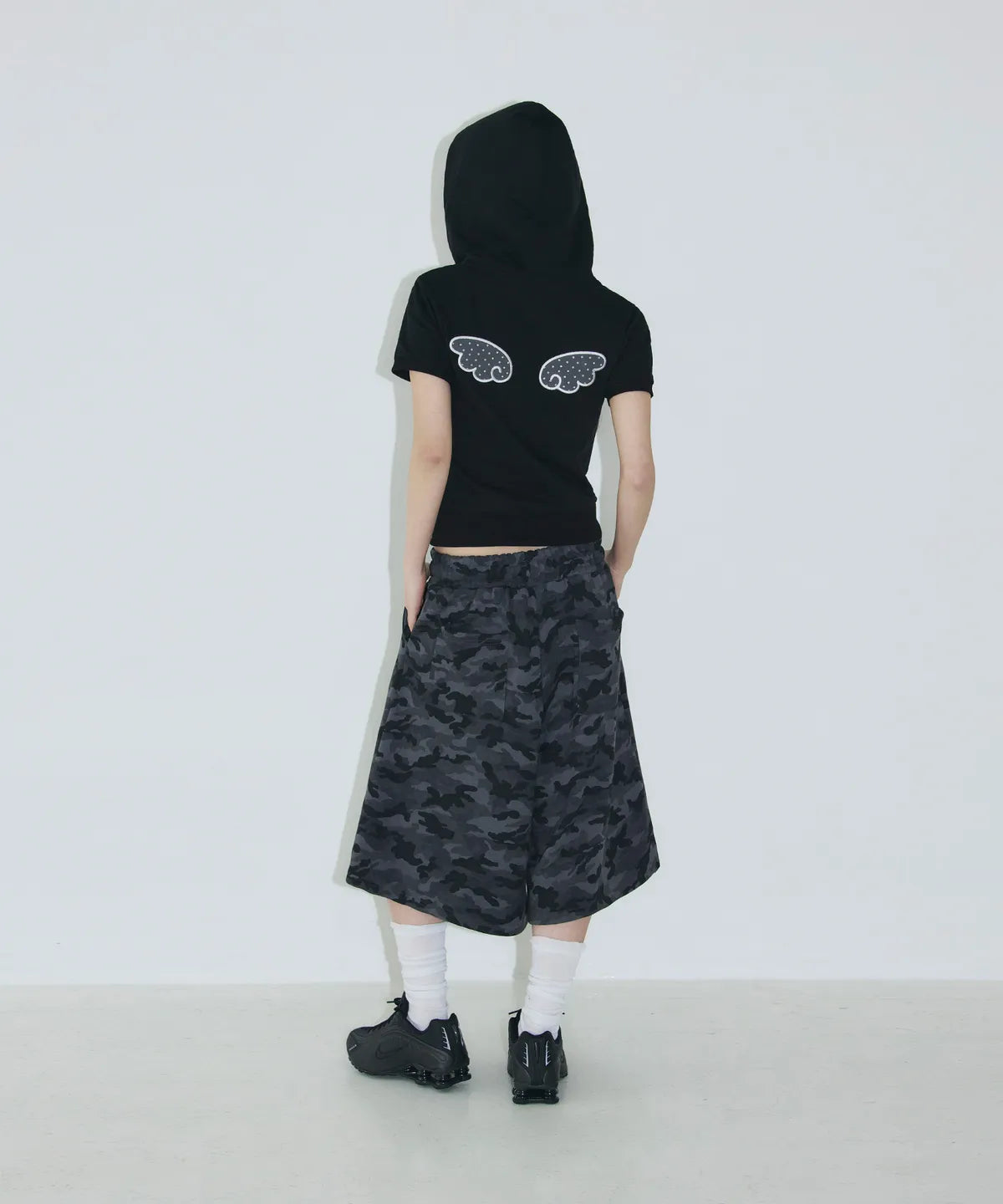 [SLEEKGLOW] Angel Applique Half Zip-Up Hoodie [Black]