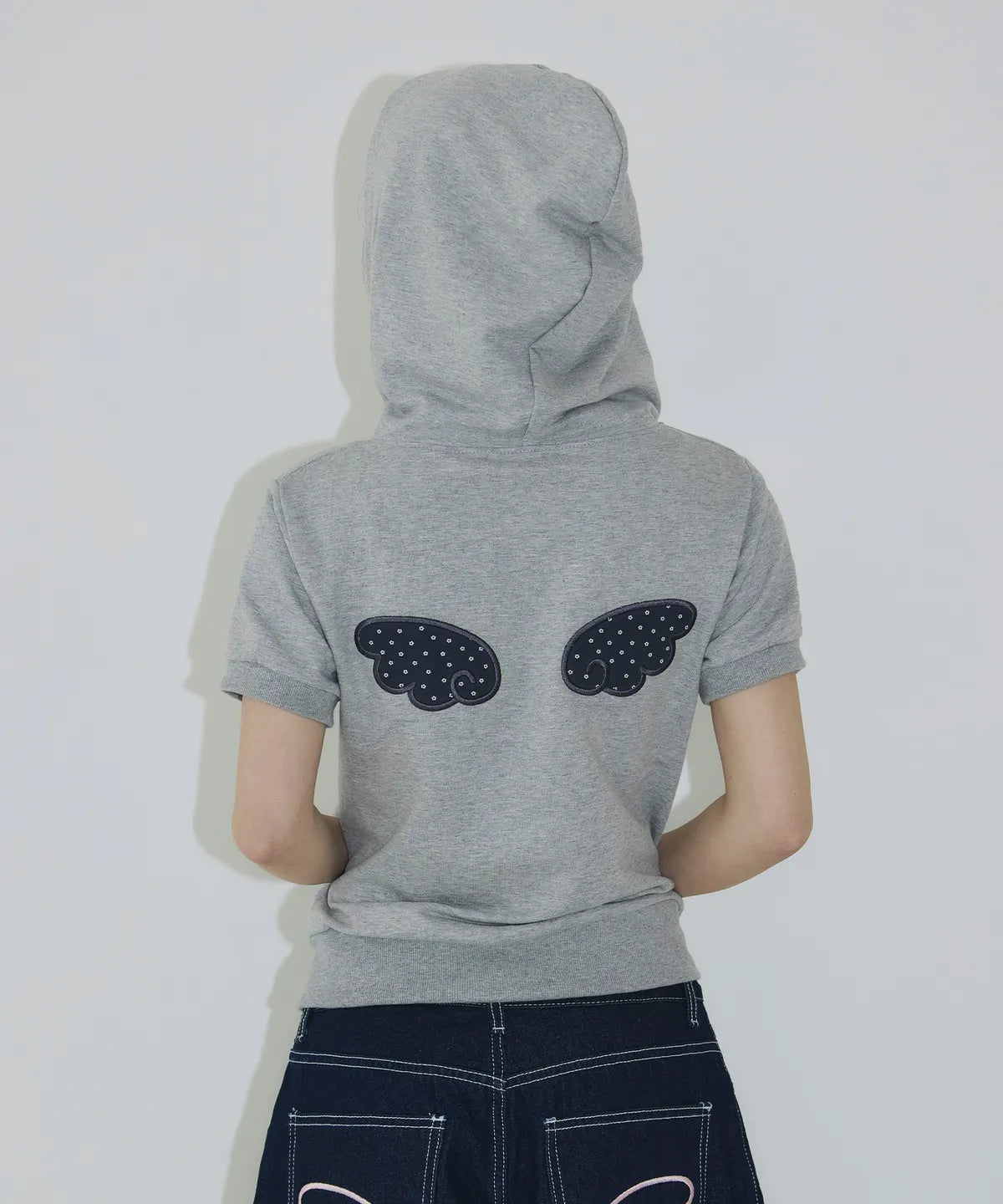 [SLEEKGLOW] Angel Applique Half Zip-Up Hoodie [Gray]