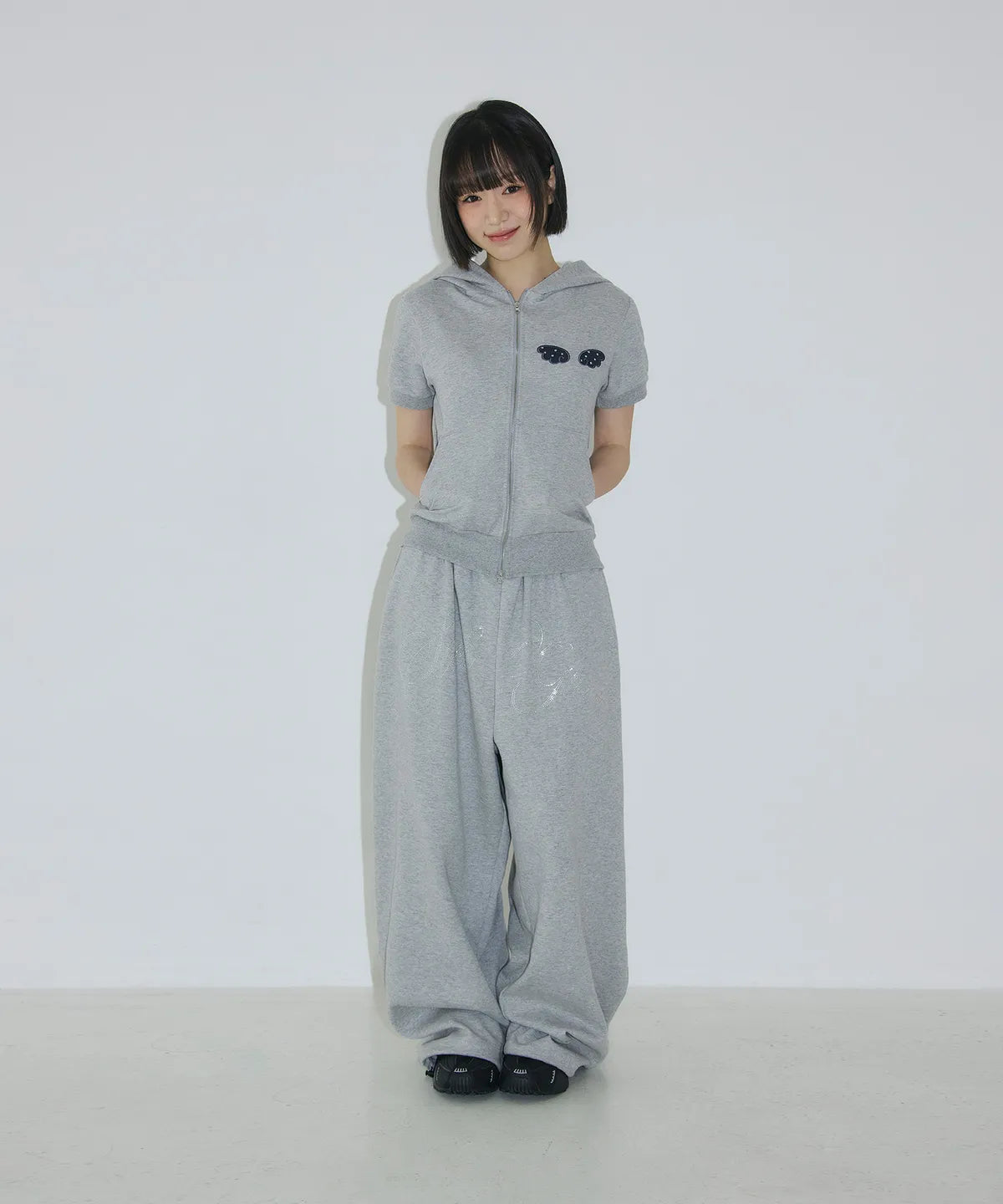 [SLEEKGLOW] Angel Applique Half Zip-Up Hoodie [Gray]