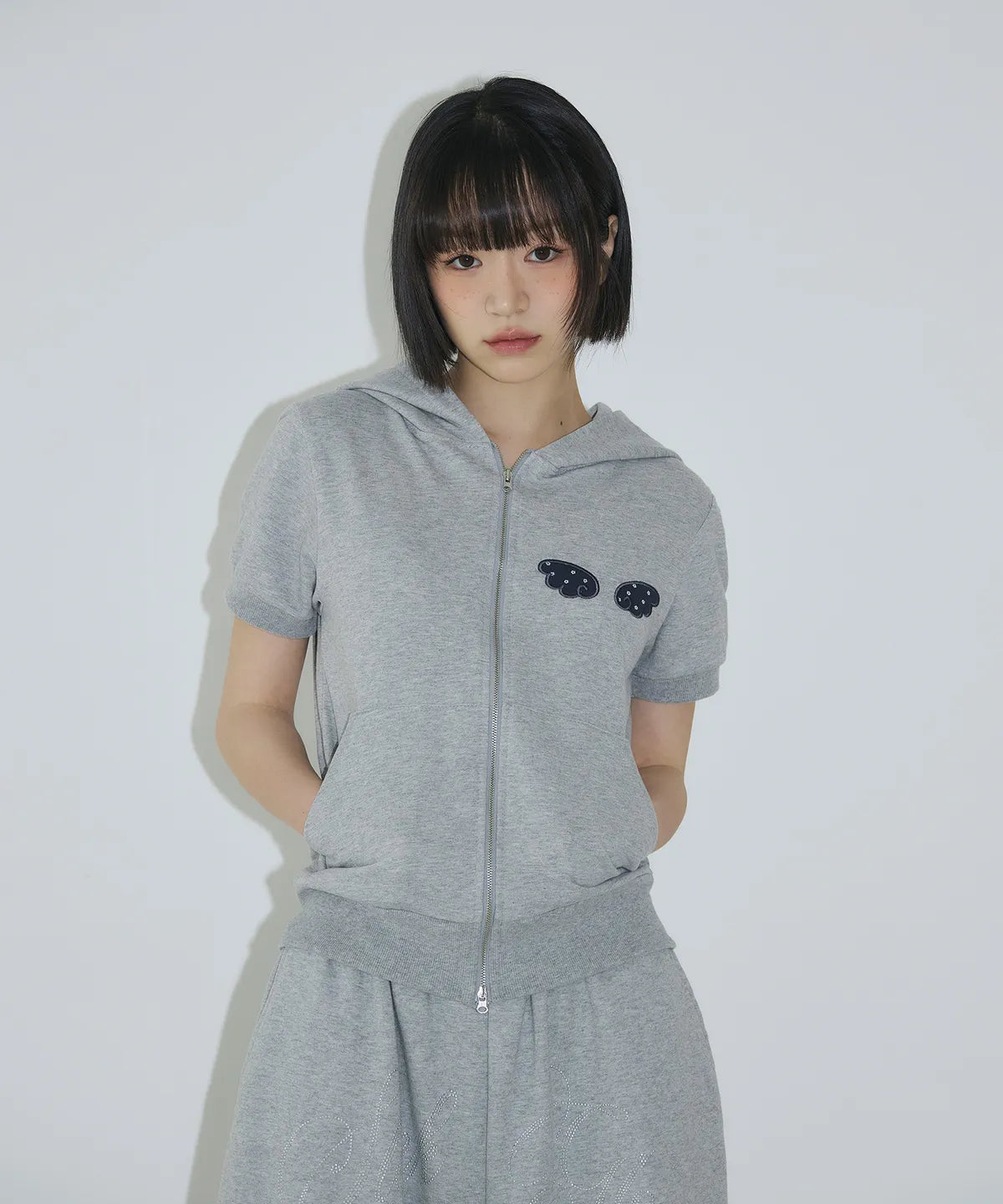 [SLEEKGLOW] Angel Applique Half Zip-Up Hoodie [Gray]