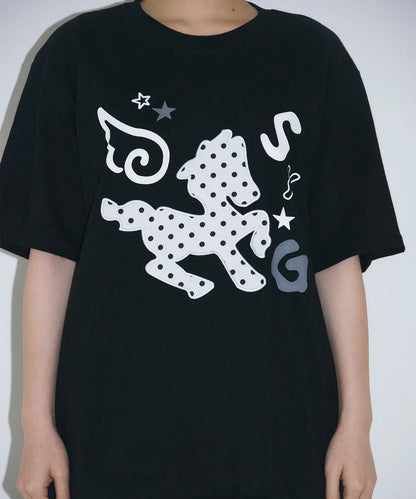 [SLEEKGLOW] Dot Pony Applique T-shirt [Black]