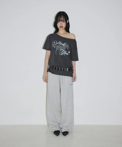 [SLEEKGLOW] Horse One-Shoulder T-Shirt [Charcoal]