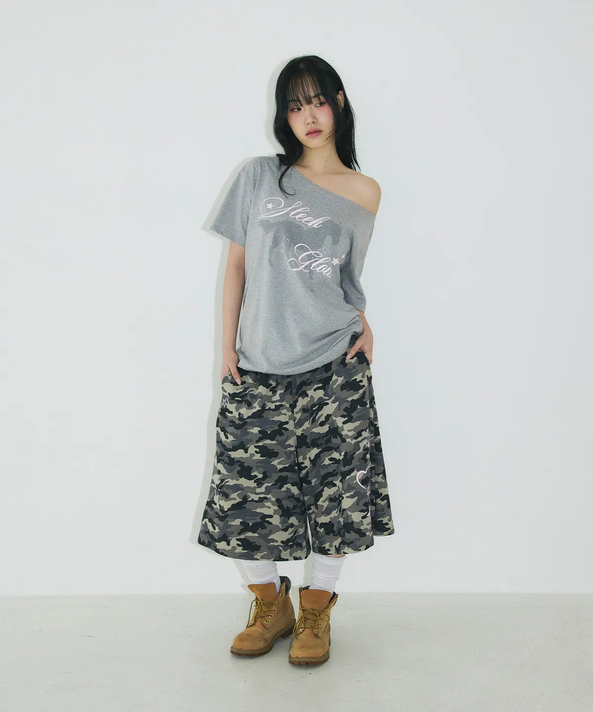 [SLEEKGLOW] Horse One-Shoulder T-Shirt [Gray]