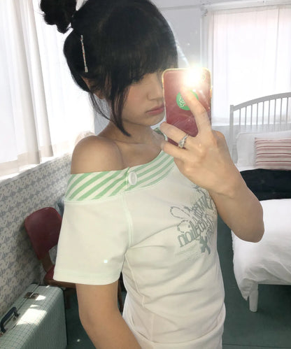 Musinsa Sale till 23/6! [Hugyourskin]Sweet Stripe Boat Neck Tee (2 Colours)