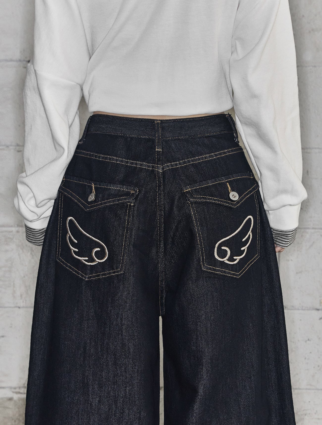[LOOXP] Angel Wing Washed Back Pocket Balloon Wide Denim Pants Raw Denim Navy