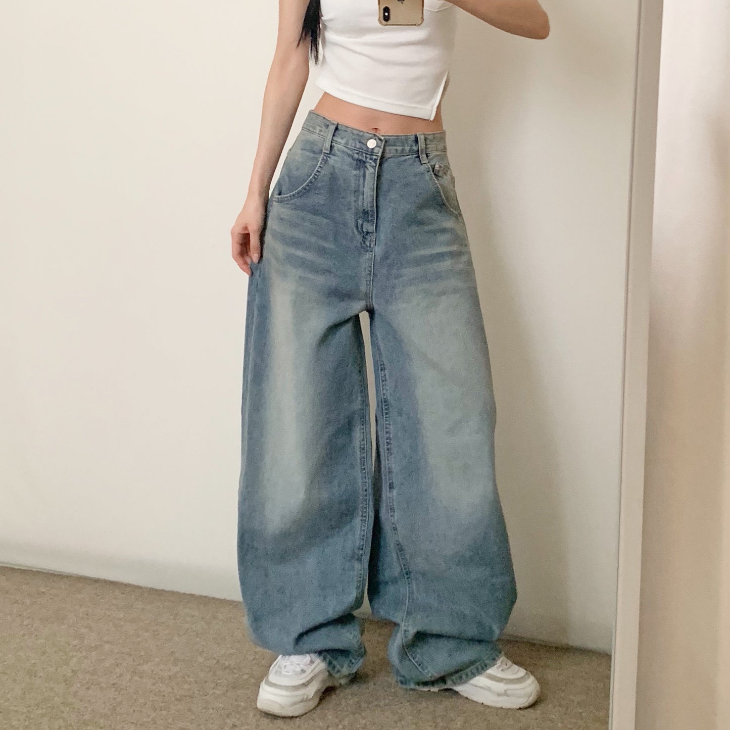 (Preorder) Heart snap loose wide light wash jeans