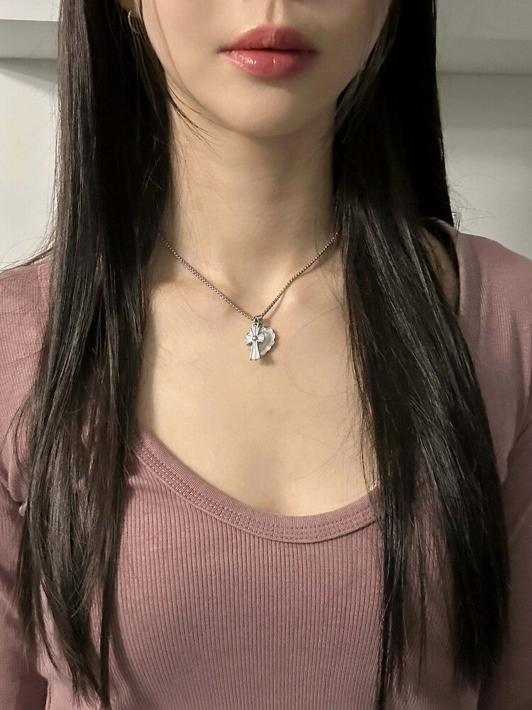 [OFUSE] IDLE Yuqi's pick! Matt heart cross necklace