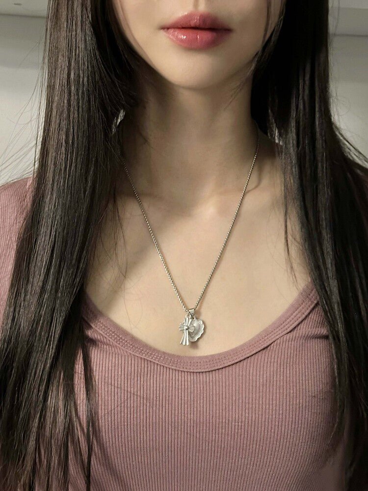 [OFUSE] IDLE Yuqi's pick! Matt heart cross necklace