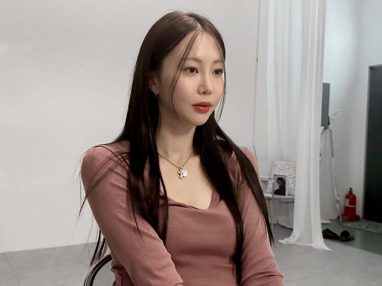 [OFUSE] IDLE Yuqi's pick! Matt heart cross necklace